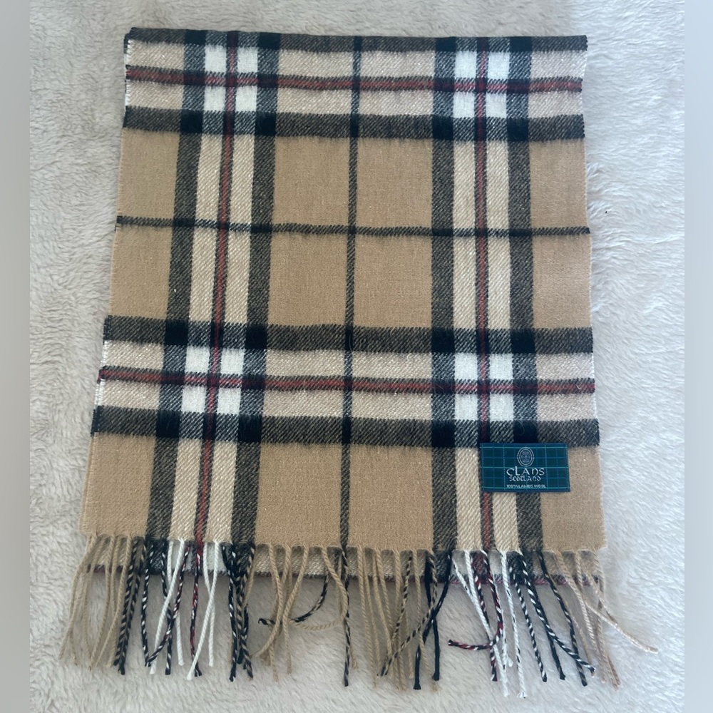 100% Lambs Wool Scarf Famous Pattern